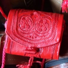 Kleine rote Berbertasche