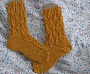 Eierlikor-Socken mit Spitze #362