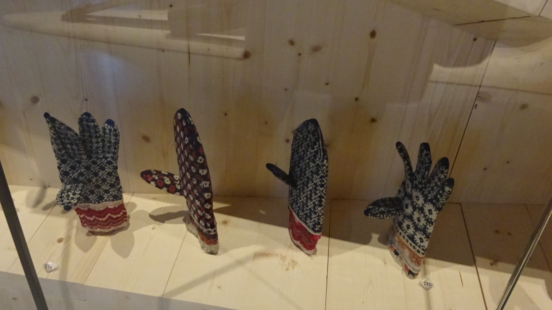 eine kleine Handschuhparade