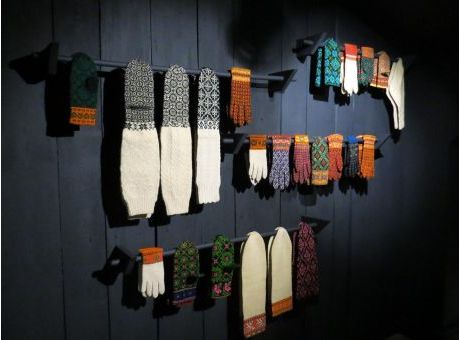 Handschuhe und Socken aus Südkurzeme 